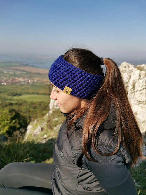 Modrá háčkovaná merino čelenka — foto 3