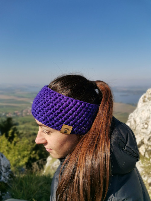 Fialová háčkovaná merino čelenka — foto 3