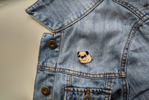 Pin Pug – béžový — foto 2