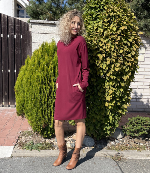 Bordó šaty se stojáčkem — foto 3