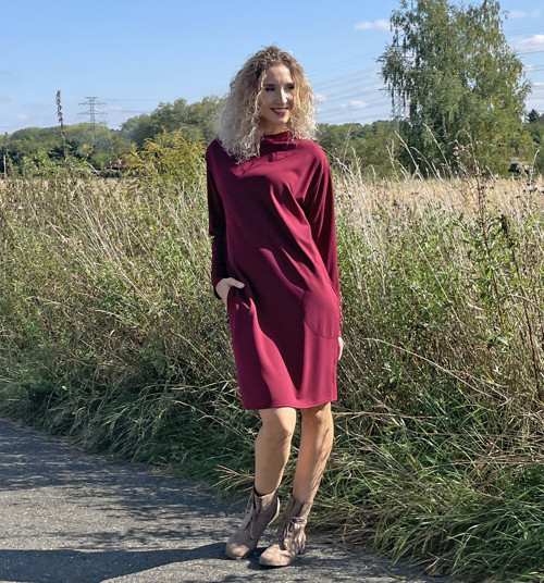 Bordó šaty se stojáčkem — foto 5