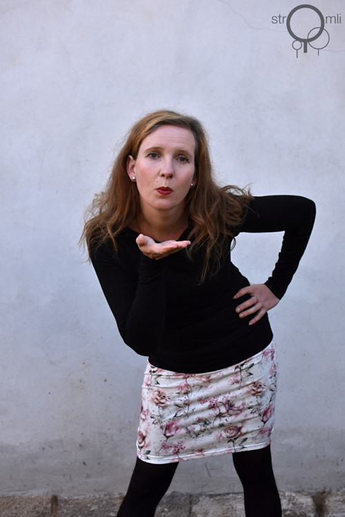 Černé triko s límcem, vel. M — foto 2