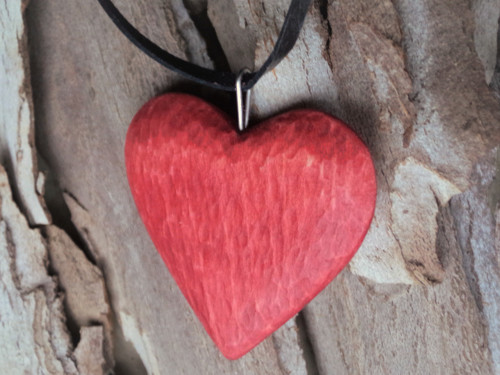 Dřevěný šperk - srdíčko — foto 4
