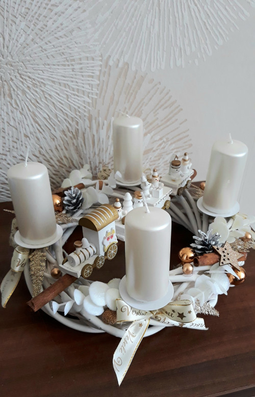 Adventní svícen s vláčkem — foto 2