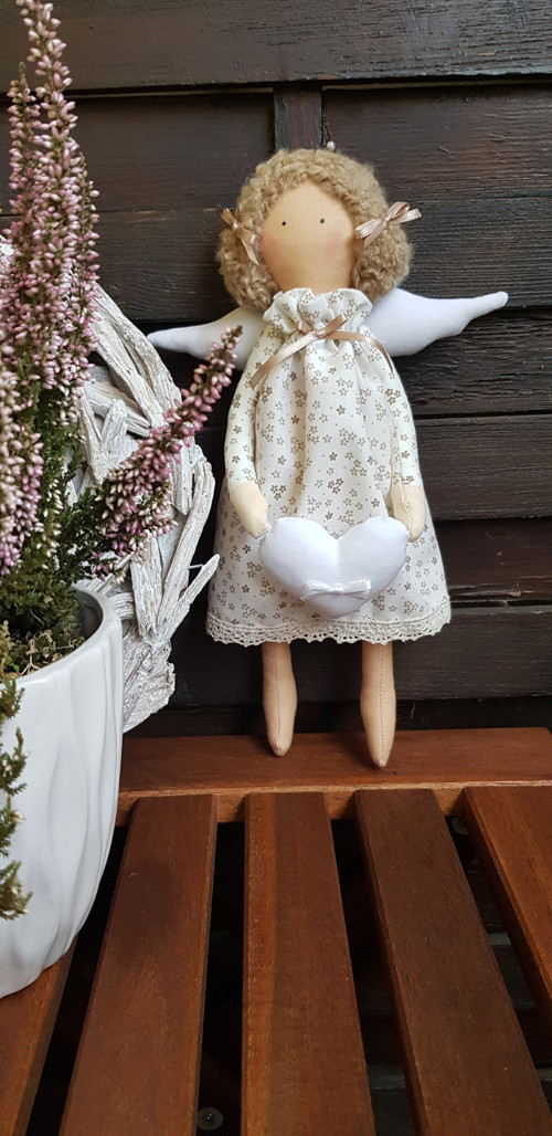 Malý andílek z kytičkamy — foto 2