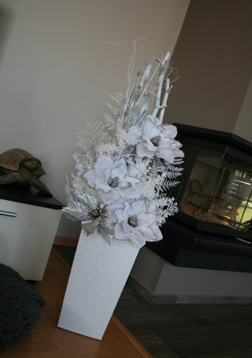 Vánoční dekorace s magnoliemi — foto 3
