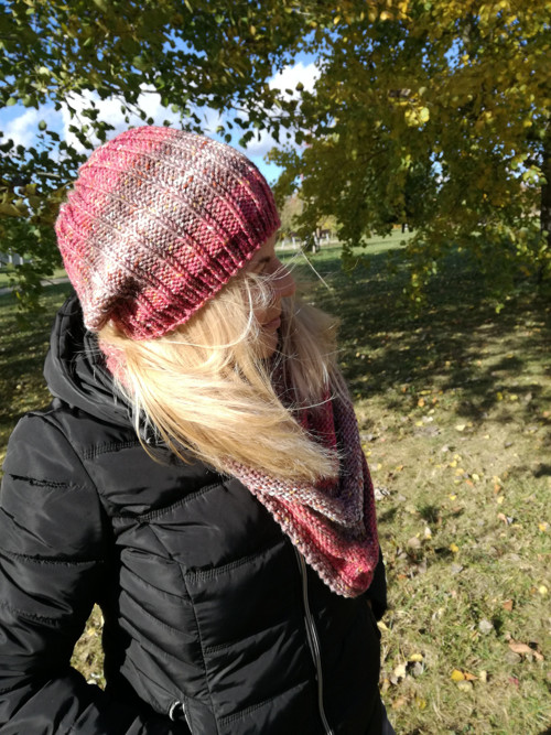 Zimní barevná čepice - výprodej — foto 2