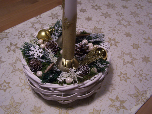Bílozlatý vánoční svícen — foto 3