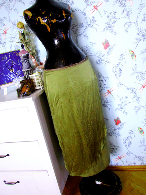 Sukně olivová hedvábná — foto 3