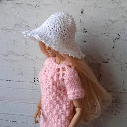Oblečky pro Barbie - klobouček — foto 4