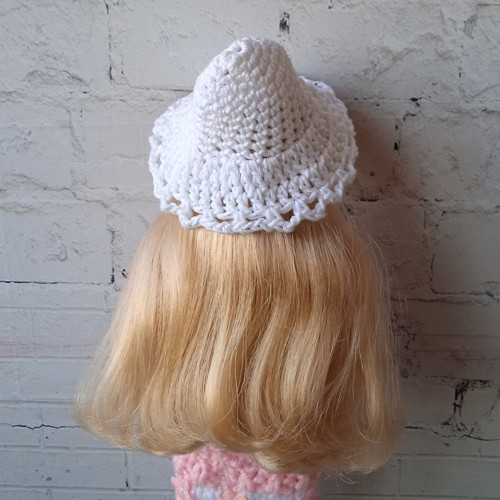 Oblečky pro Barbie - klobouček — foto 5