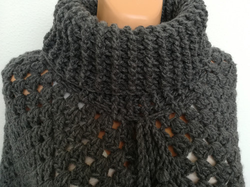 Teplé poncho s rolákem — foto 3