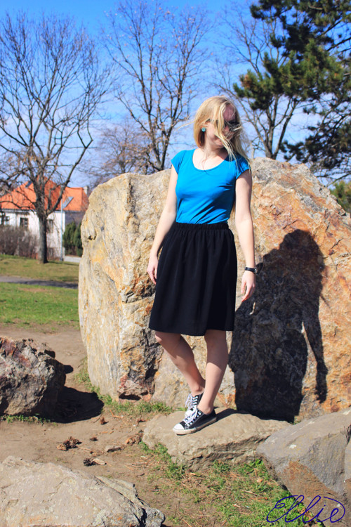 Černá sukně na gumu — foto 2