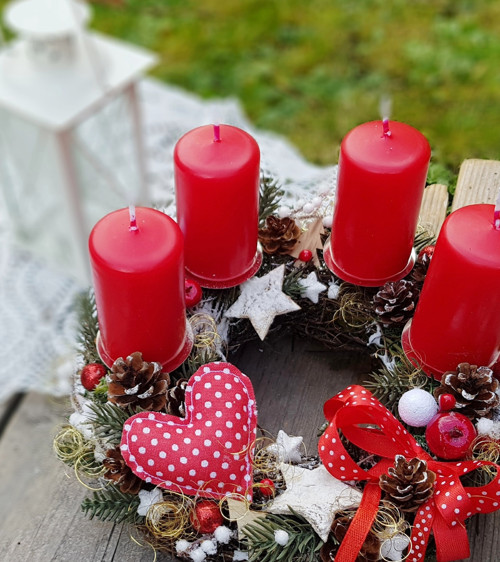 Adventní věneček se srdíčkem — foto 3