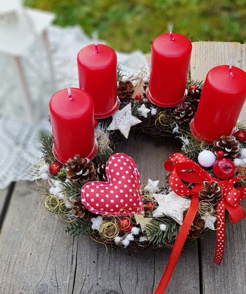 Adventní věneček se srdíčkem — foto 4