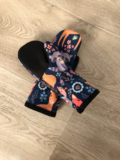 Softshellové rukavice zvířátka v lese — foto 3
