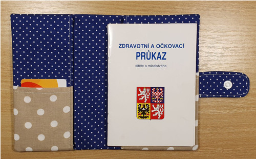 Obal na očkovací průkaz hnědomodrý-medvídci — foto 3
