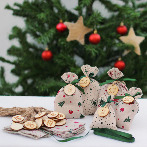 Pytlíky a čísla na adventní kalendář, se stromečky — foto 4