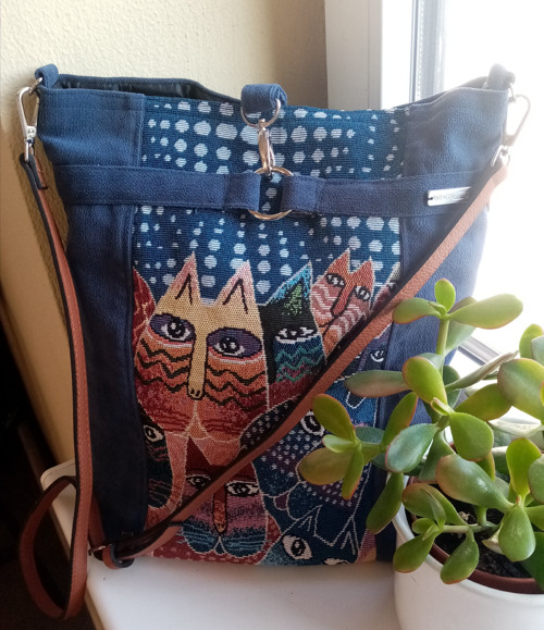 Zvědavé kočky - crossbody — foto 2