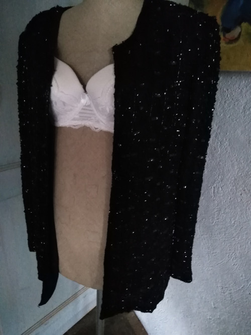 Kabátek s korálky — foto 5