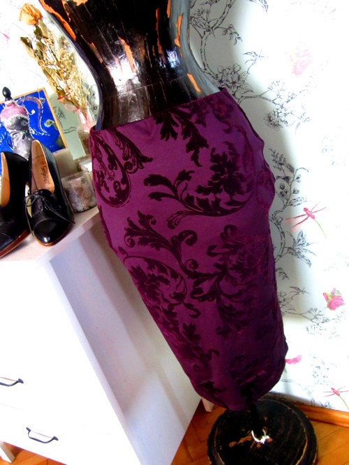 Sukně dark violet, vzory sametové — foto 3