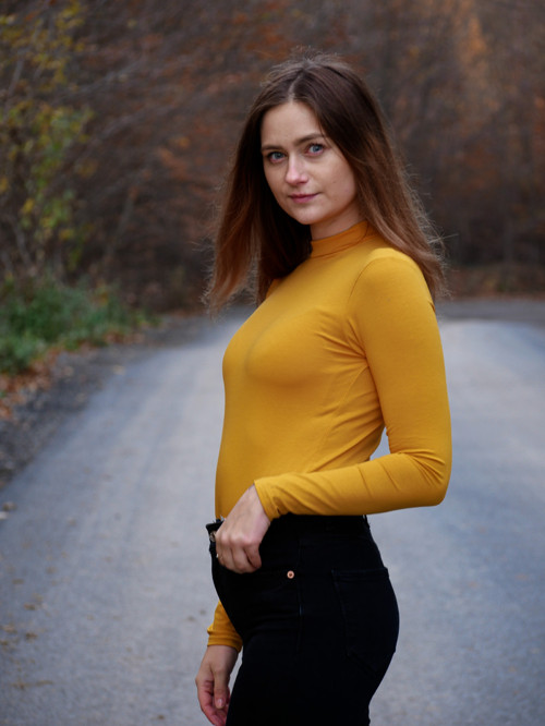 Tričko Tara mustard stojáček — foto 5