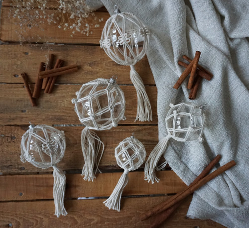 Macramé baňka 8 cm (A) — foto 3