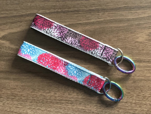 Klíčenka Dahlia Bílá/Modrá — foto 2