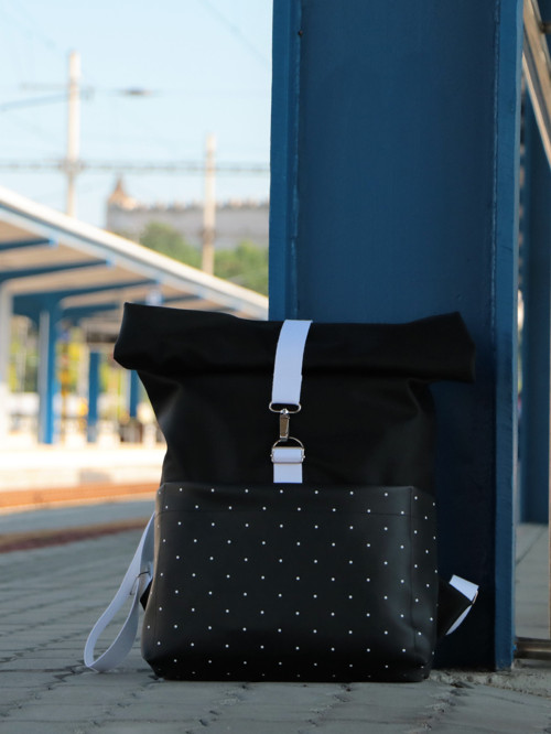 Rolltop batoh bodka — foto 5