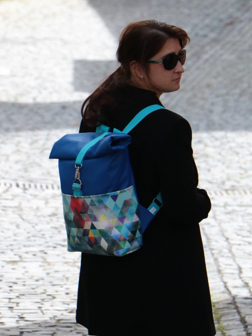 Rolltop batoh trojuholníky — foto 2