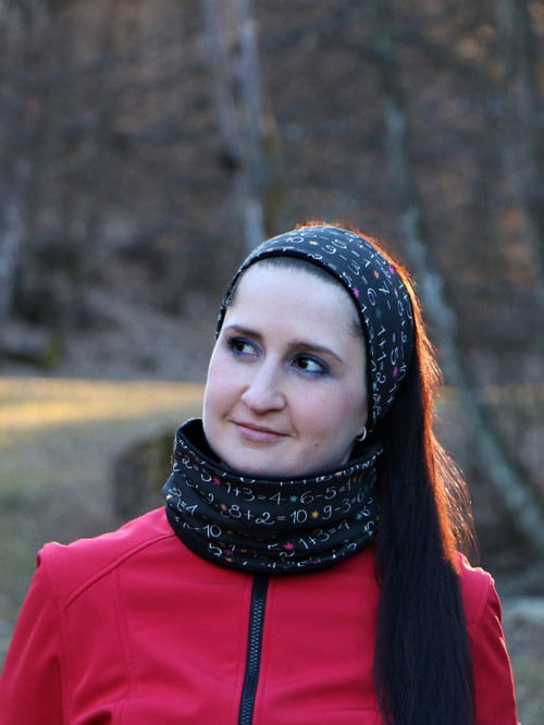 Úpletová čelenka čísla na tabuli — foto 2