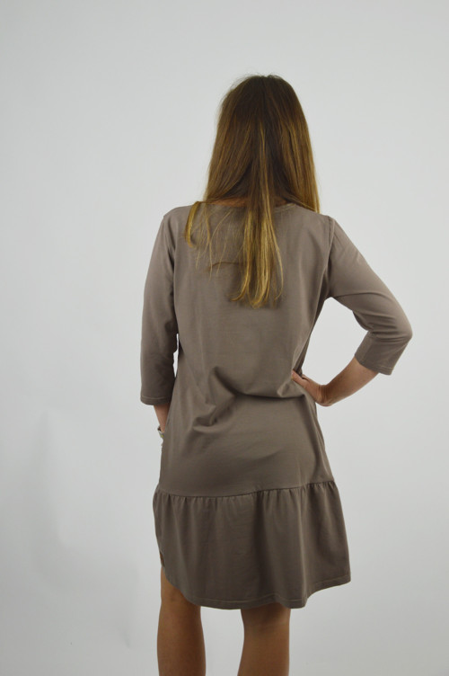 Šaty Eleonora 3/4 rukáv LATTÉ — foto 2