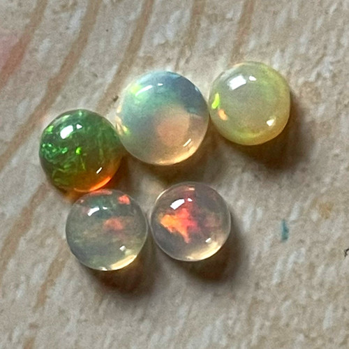 Etiopský opál kabošon ovál / 4x2mm (č.5) — foto 6