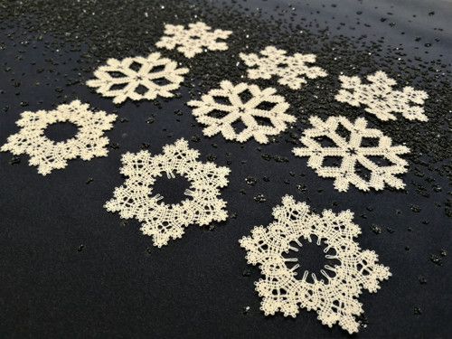 Ručně paličkované vločky - 9 ks — foto 3