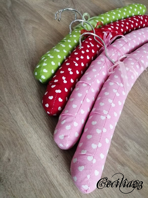 Dětská ramínka v srdíčkách... — foto 2