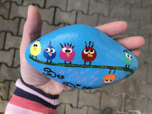 Malovaný kámen "Be different ptáčci" — foto 2