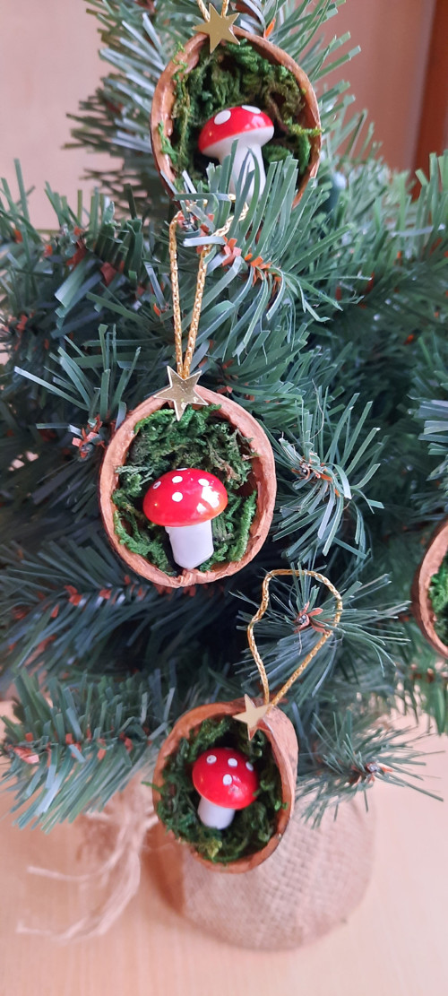Vánoční oříšek s muchomůrkou — foto 2