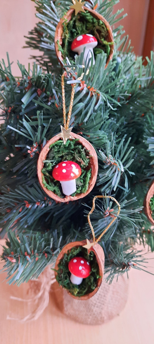 Vánoční oříšek s muchomůrkou — foto 3