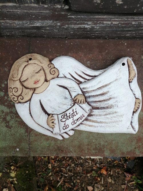 Andílek letící , reliéf — foto 2