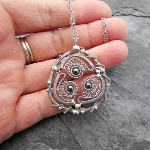 Amulet s hematity — foto 4