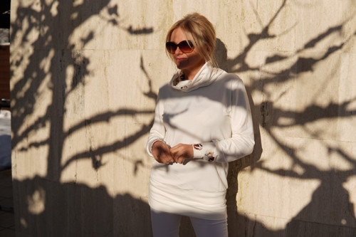 Smetanová mikina — foto 4