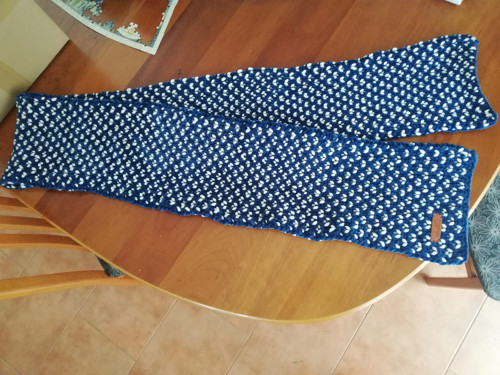 Tmavě modrá šálka se vzorem — foto 2