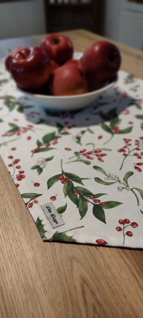 Vánoční středový ubrus cesmíny — foto 5