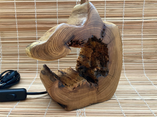 Dřevěná lampa bez stínítka — foto 2