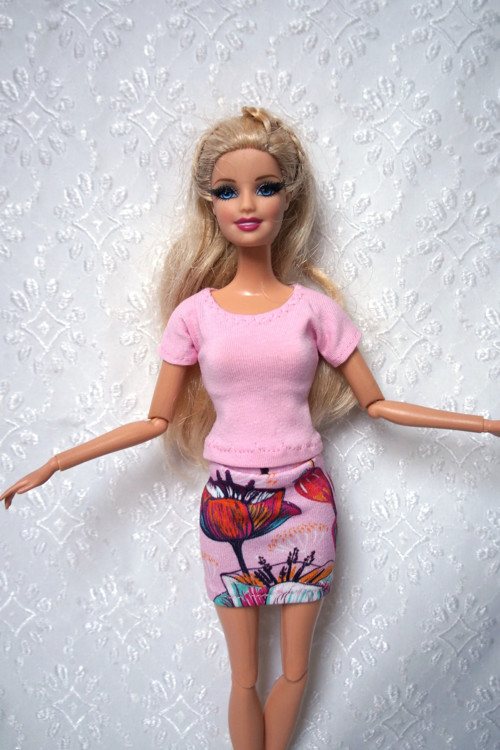 Barbie . natahovací sukně — foto 2