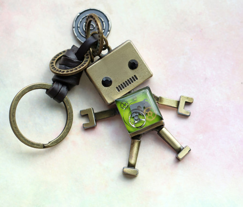 Robot - klíčenka — foto 3
