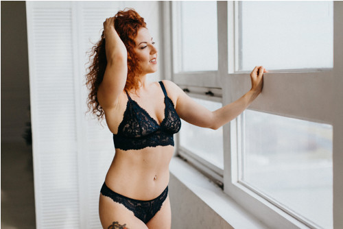 Braletka Krajková Tmavě Modrá — foto 2