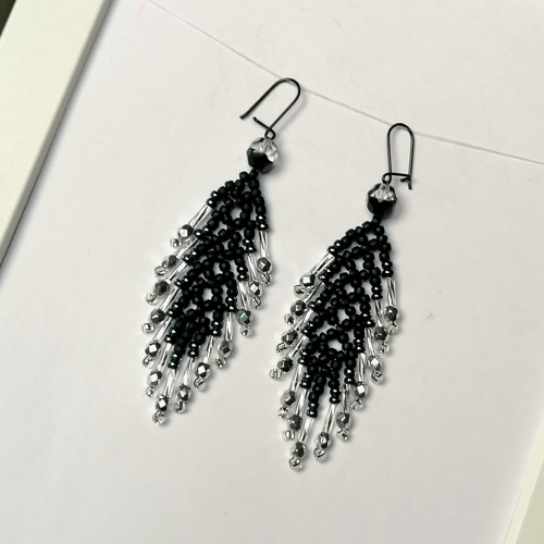 Crystal Feathers-Dangle Earrings Black/Silver — foto 5