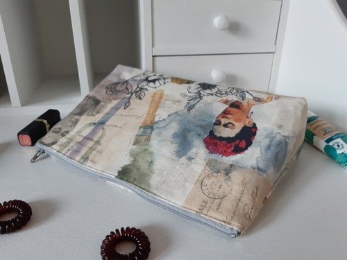 Kosmeťačka s malířkou — foto 3