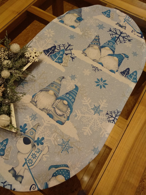 Ubrus, ovál * vánoční skřítci - modrá * — foto 2